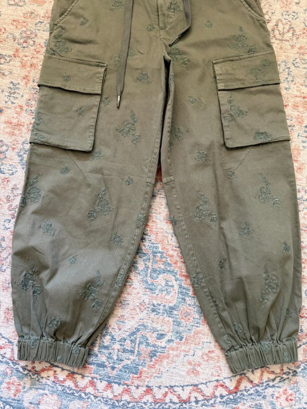NEW Anthropologie Pilcro Ditsy Embroidered Drawstring Cargo Pants : Medium - Picture 6 of 9